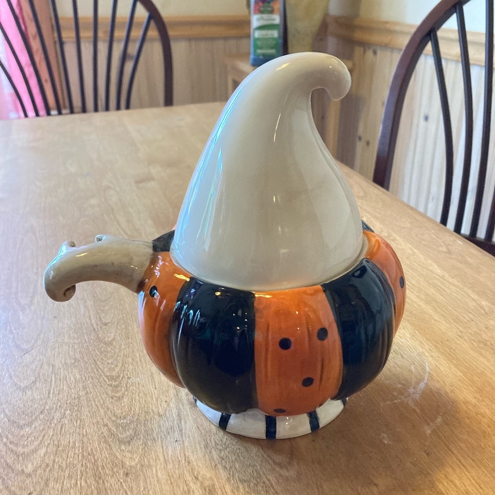 Transpac Everyday is a holiday ceramic ghost/pumpkin bowl with lid - Picture 2 of 6